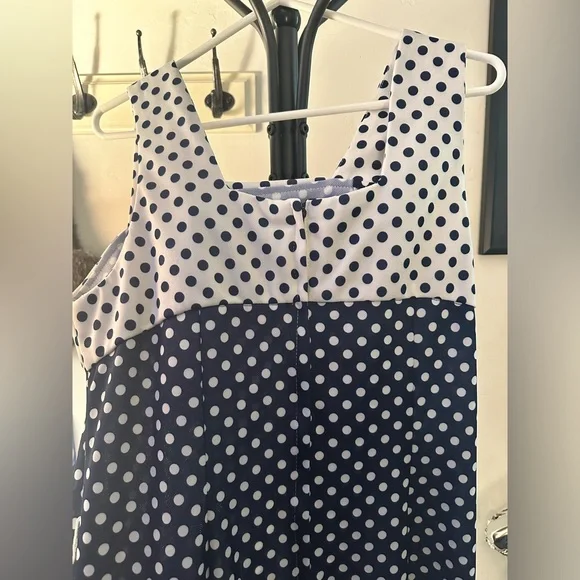 Woman dress size XL - 39” long, 16”- 19” waist - Picture 2 of 2